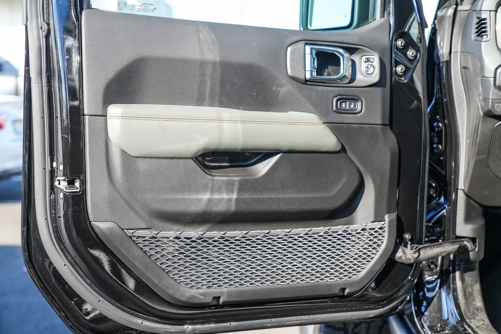 Thumbnail: 2026 Jeep Gladiator - 21