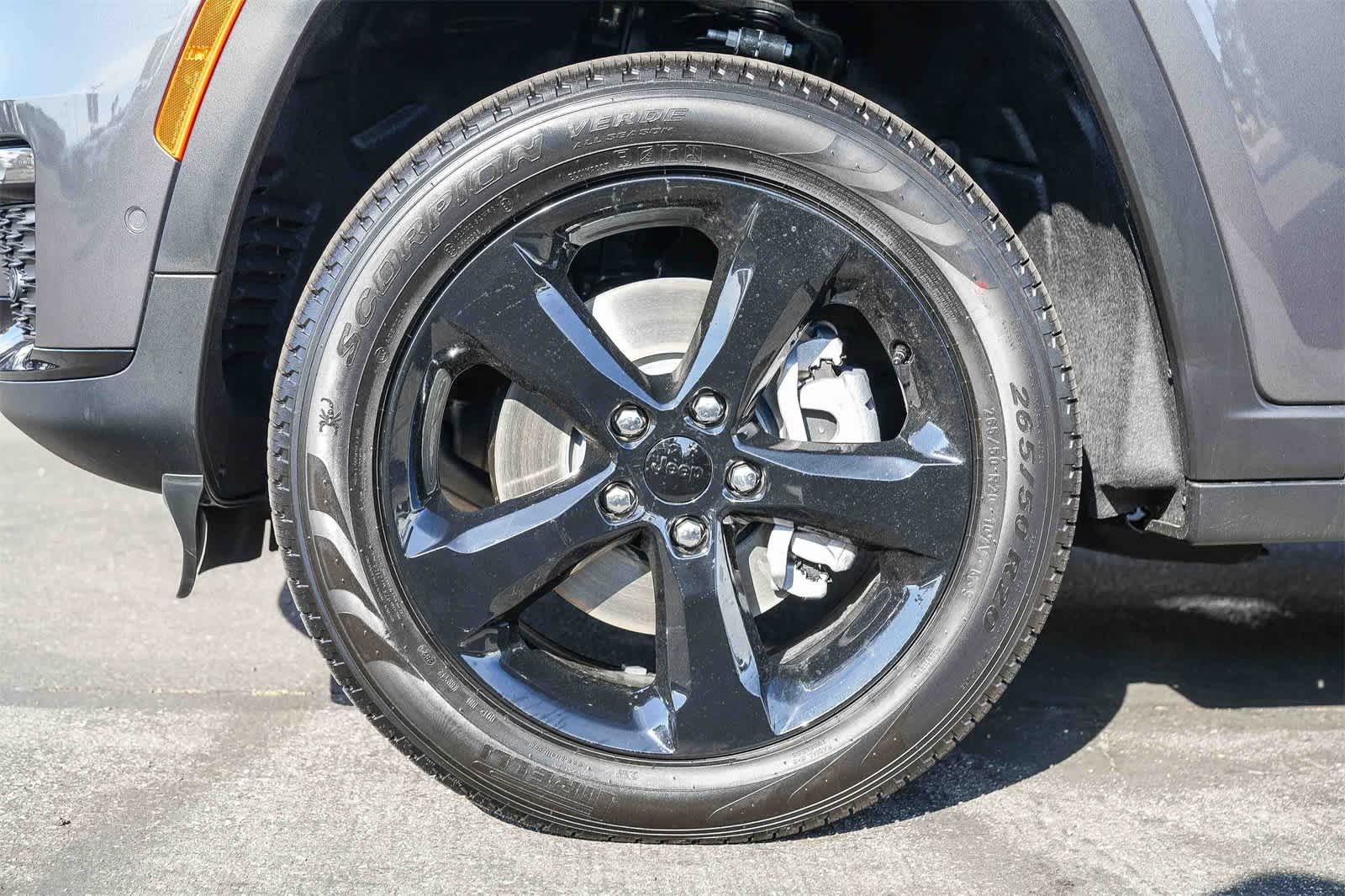 Thumbnail: 2025 Jeep Grand Cherokee L - 9