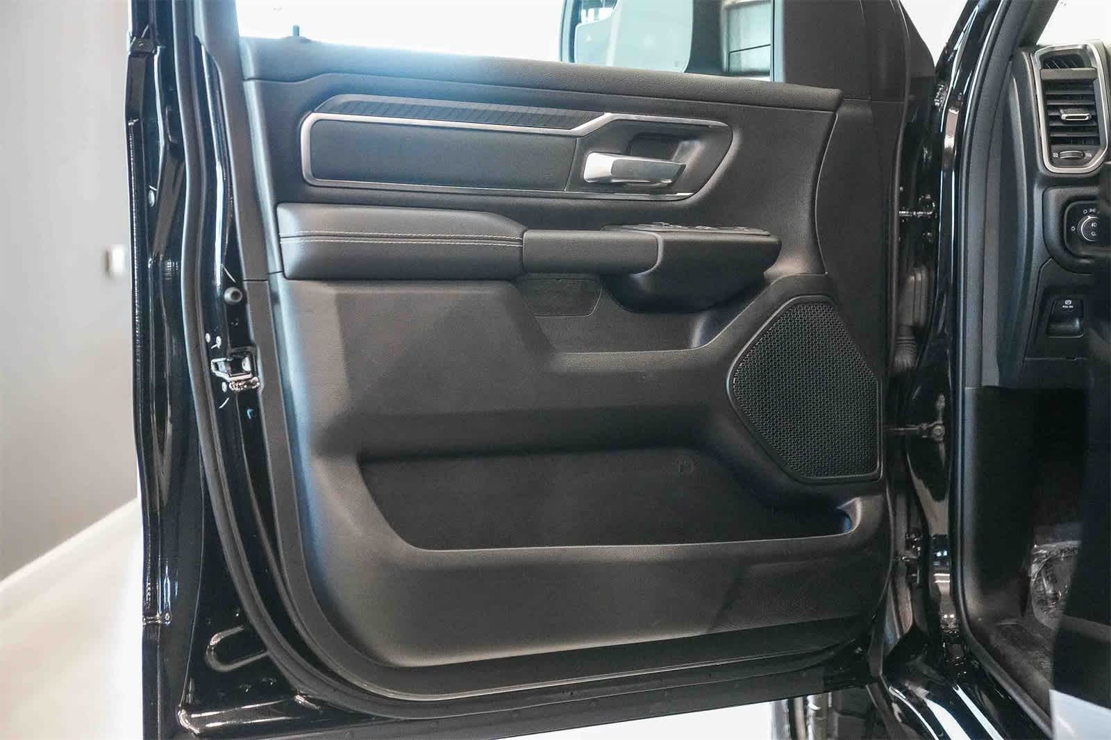 Thumbnail: 2025 RAM 1500 - 21