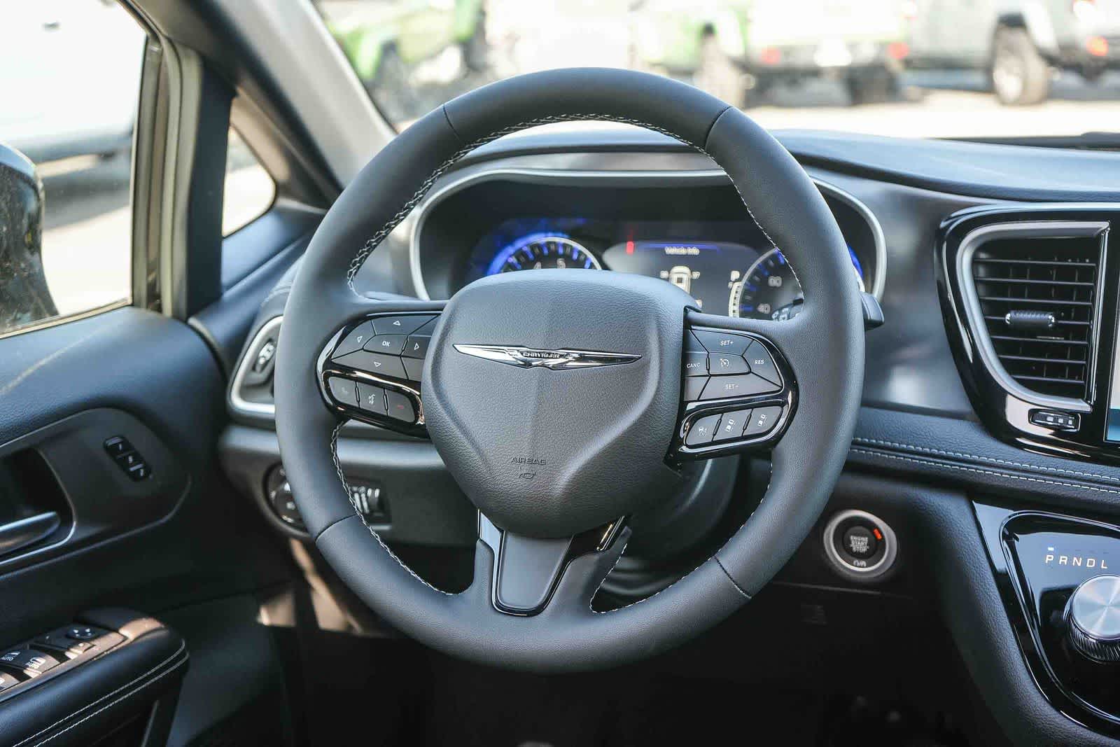 Thumbnail: 2026 Chrysler Pacifica - 17
