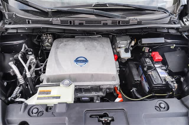 2014 Nissan Leaf SV 26