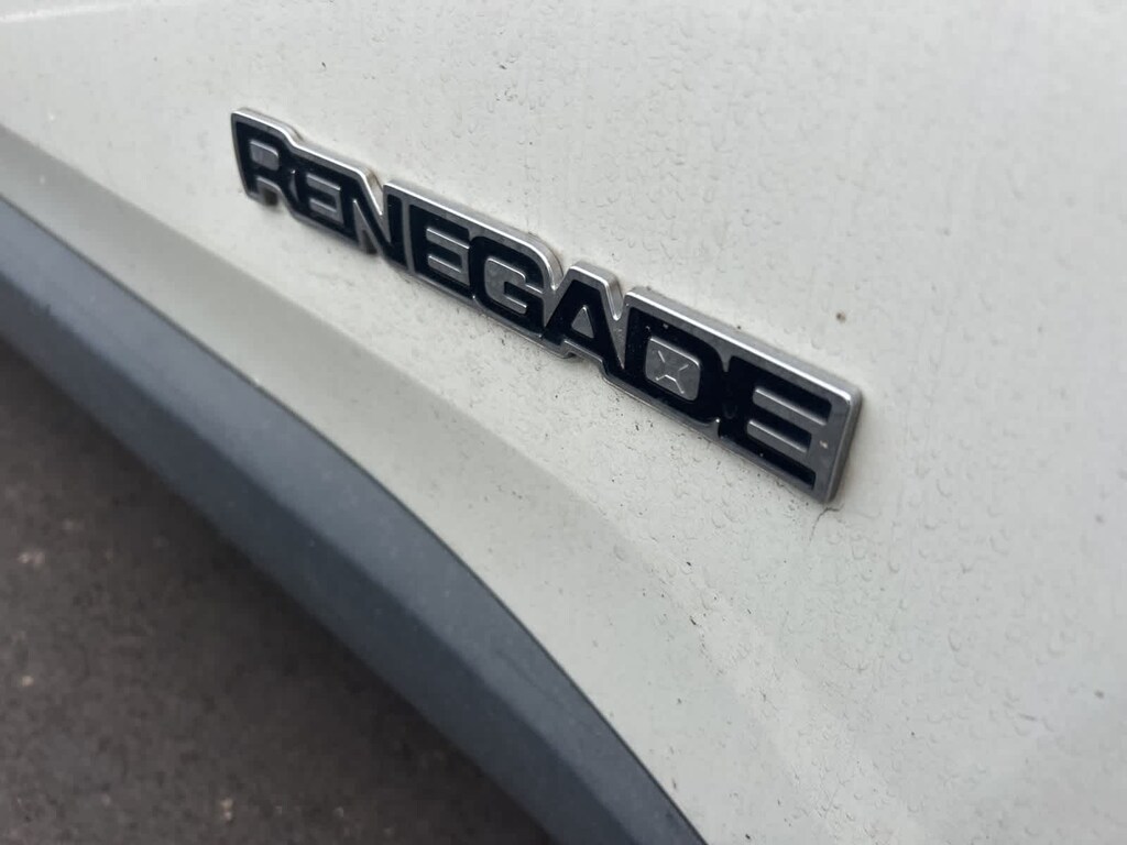 Used 2015 Jeep Renegade Latitude FWD SUV