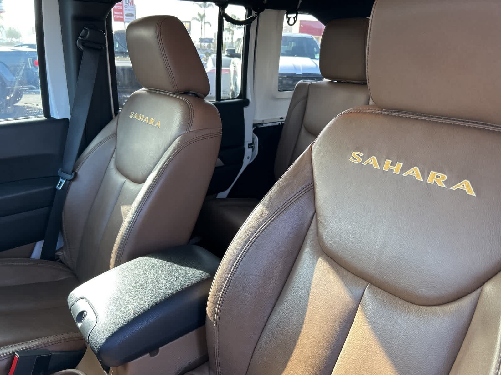 Thumbnail: 2015 Jeep Wrangler - 21