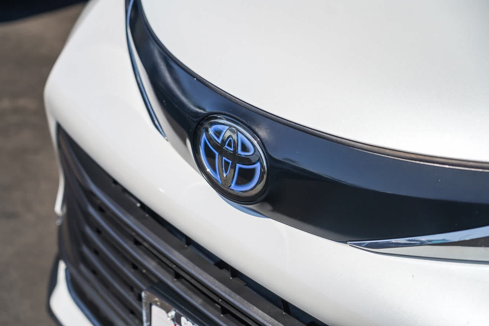 Thumbnail: 2022 Toyota Sienna - 3