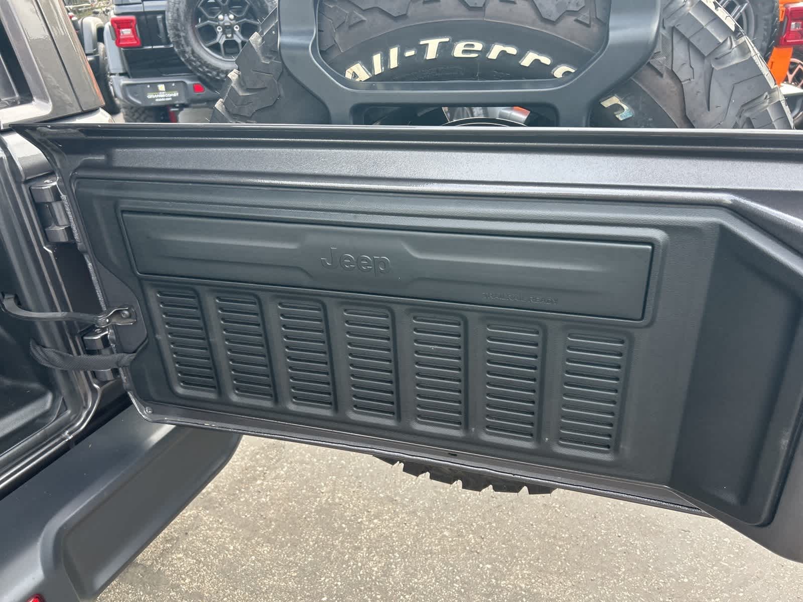 Thumbnail: 2020 Jeep Wrangler - 32