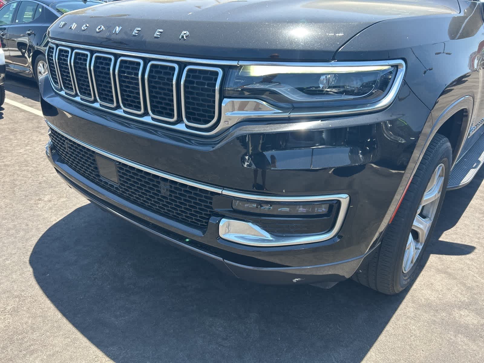 Thumbnail: 2022 Jeep Wagoneer - 8