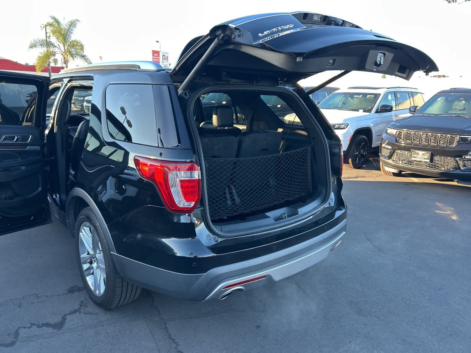 Thumbnail: 2017 Ford Explorer - 28