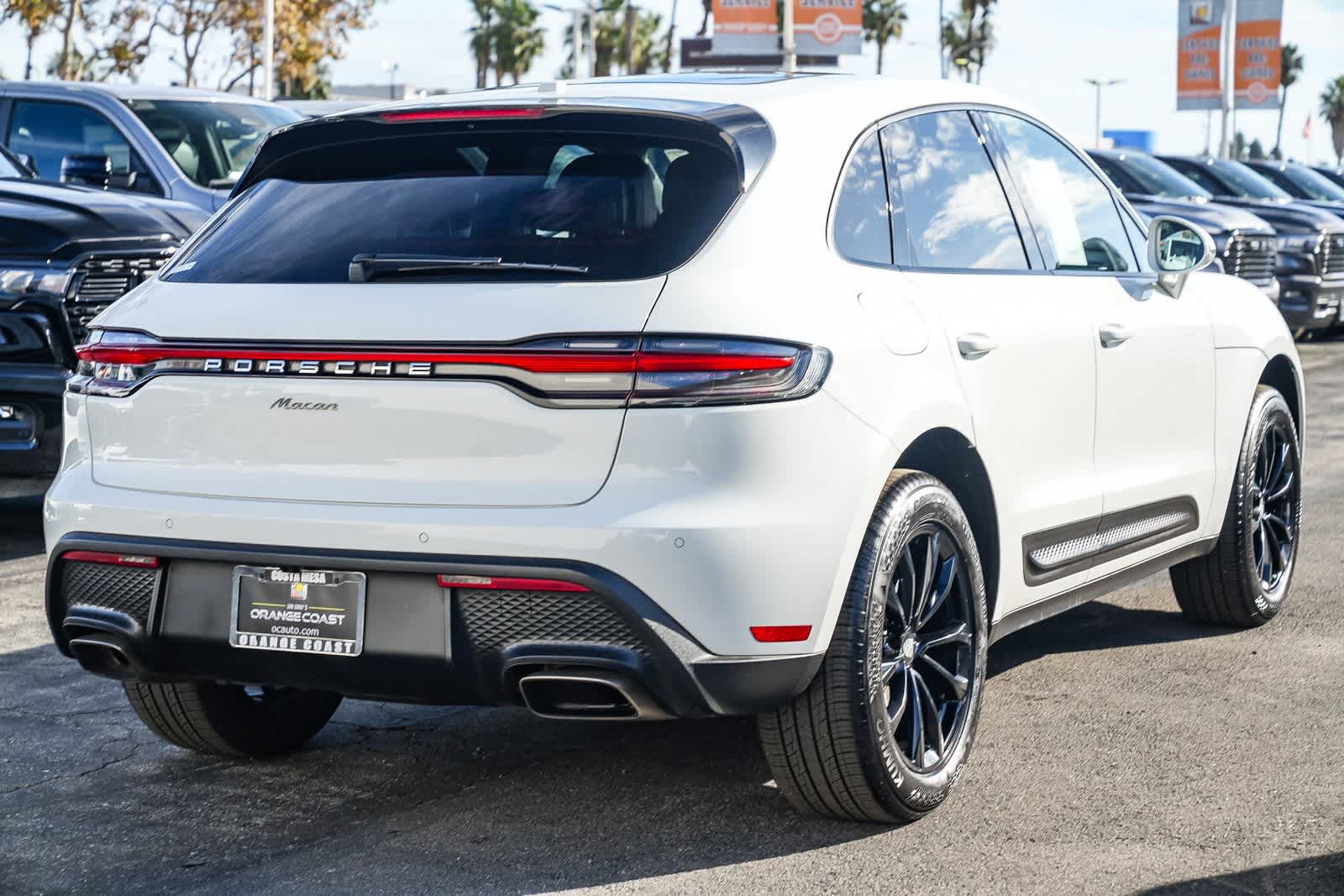 Thumbnail: 2023 Porsche Macan - 4