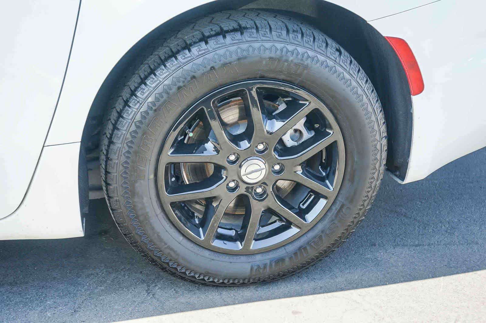 Thumbnail: 2024 Chrysler Pacifica - 10