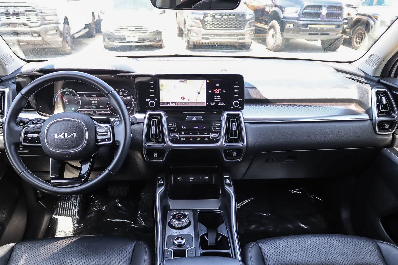 Thumbnail: 2023 Kia Sorento - 11