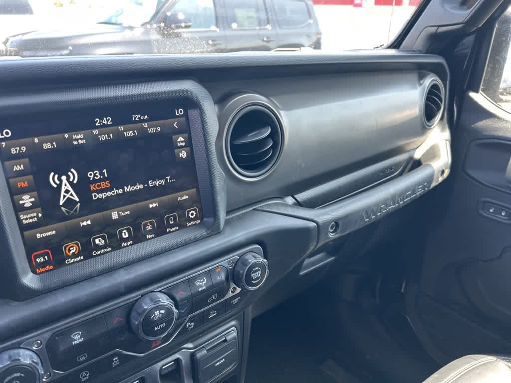 Thumbnail: 2022 Jeep Wrangler - 38