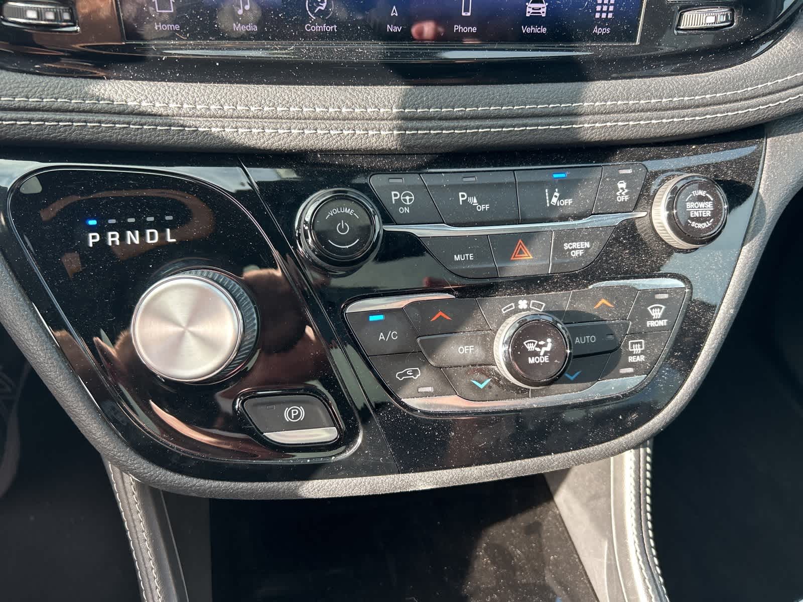 Thumbnail: 2022 Chrysler Pacifica - 41