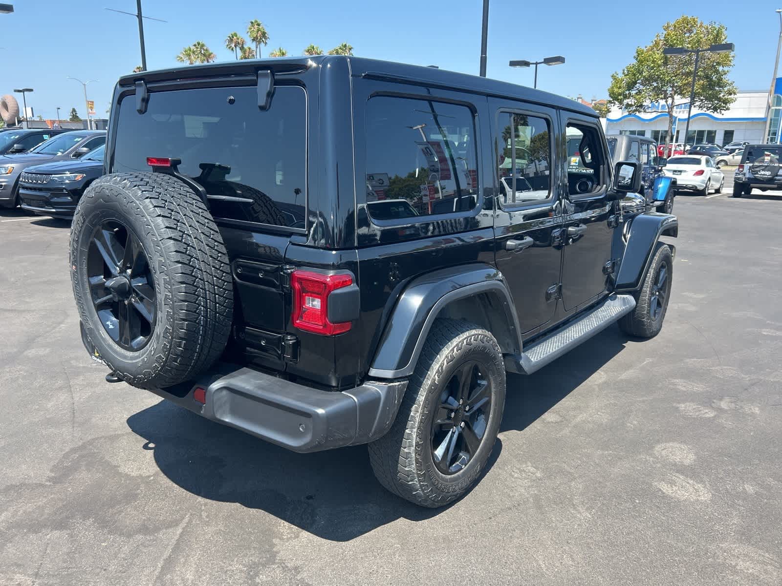 Thumbnail: 2022 Jeep Wrangler - 5