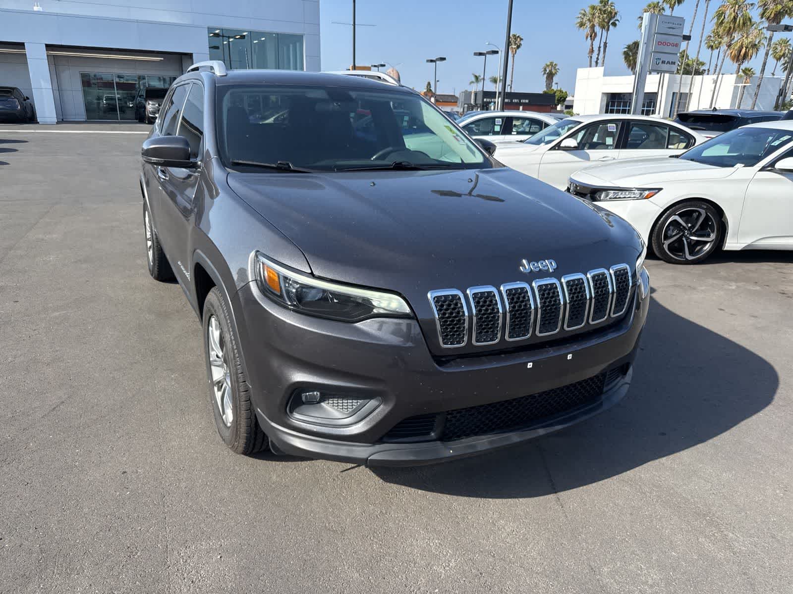 Thumbnail: 2019 Jeep Cherokee - 7