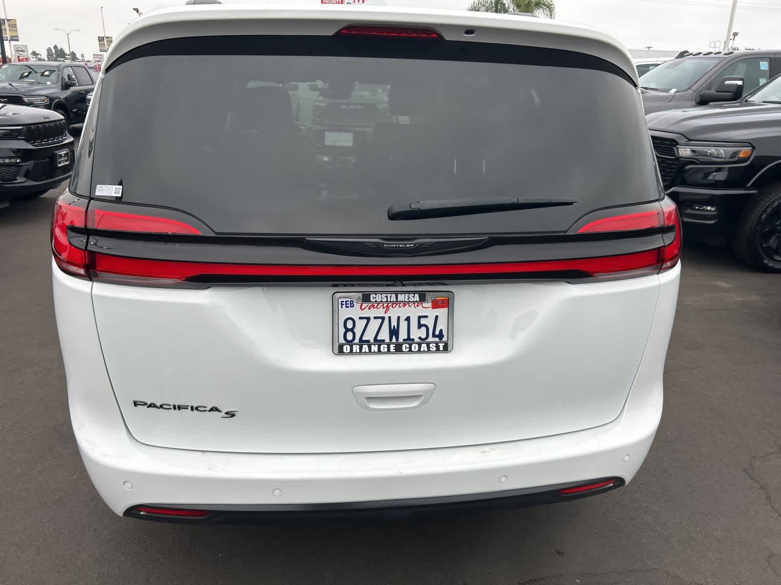 Thumbnail: 2021 Chrysler Pacifica - 3