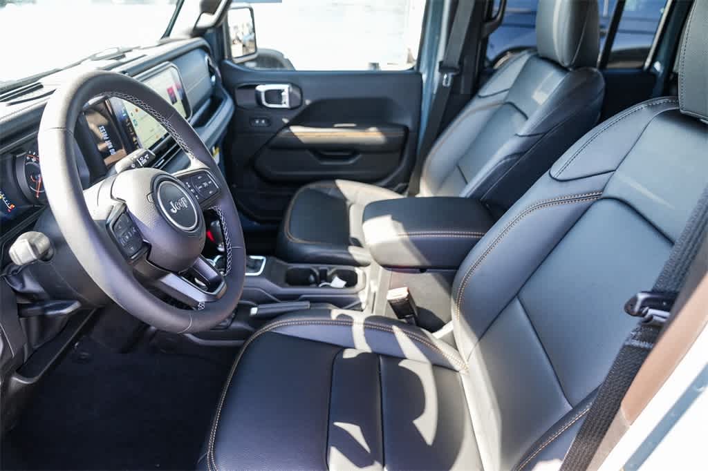 Thumbnail: 2025 Jeep Gladiator - 18