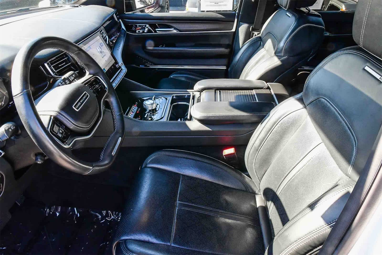 Thumbnail: 2024 Jeep Grand Wagoneer L - 18