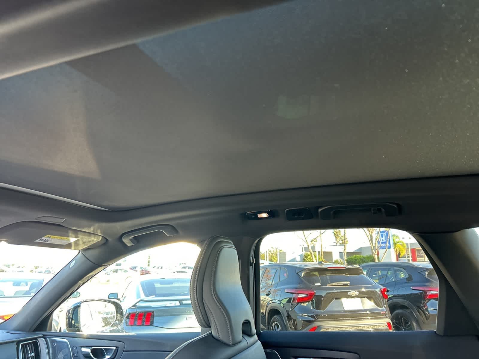 Thumbnail: 2022 Volvo XC60 - 33