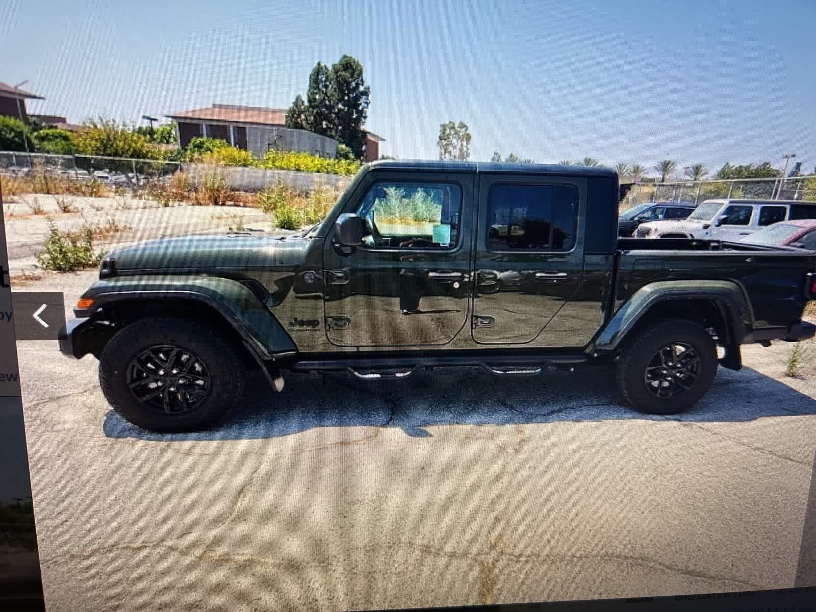 Thumbnail: 2022 Jeep Gladiator - 15