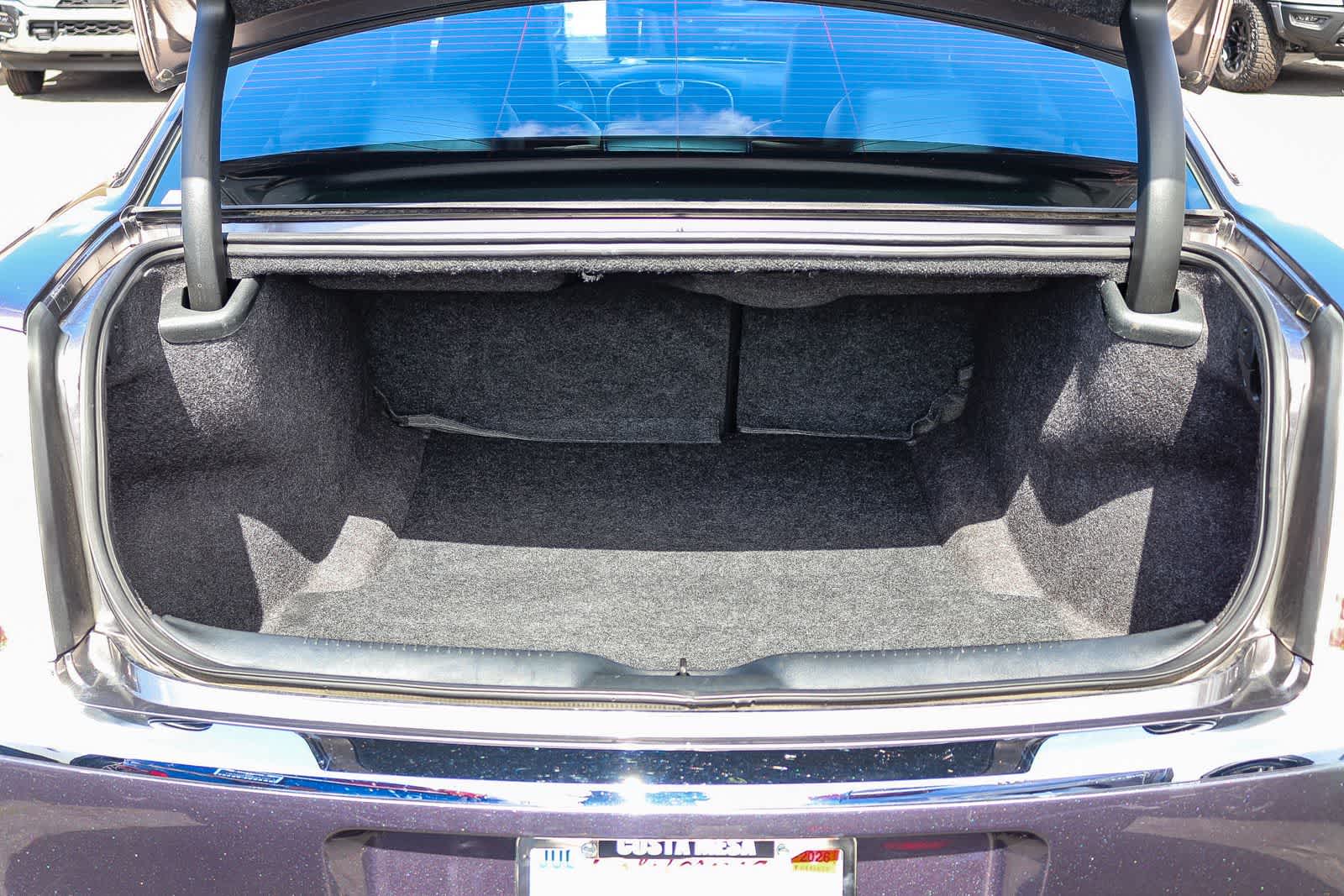Thumbnail: 2014 Chrysler 300 - 24