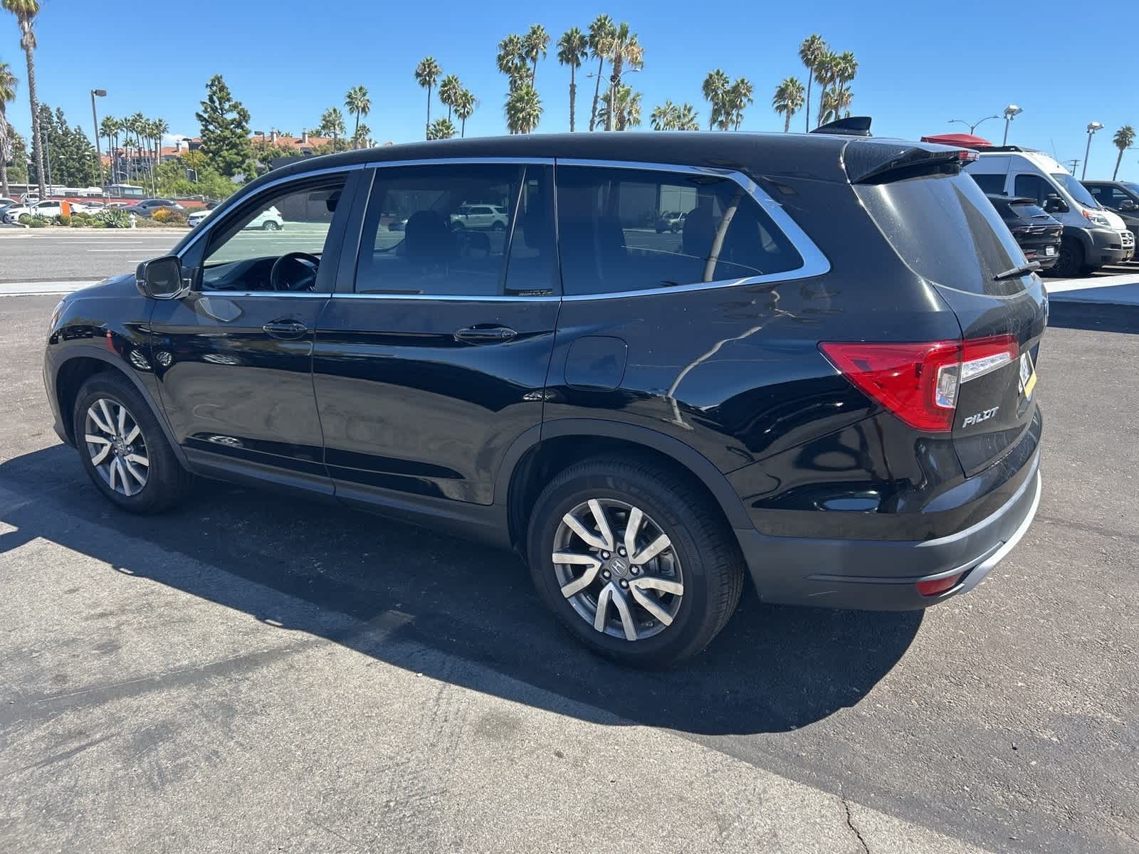Thumbnail: 2019 Honda Pilot - 3