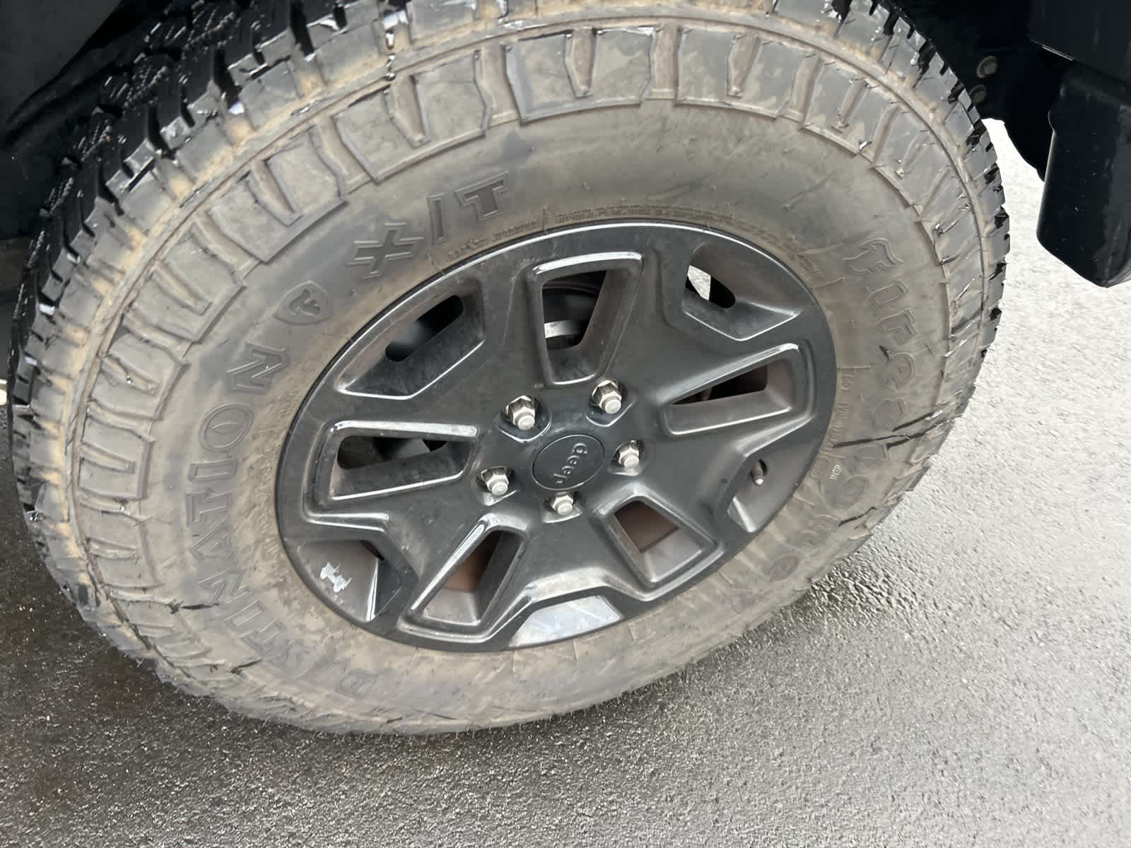 Thumbnail: 2018 Jeep Wrangler - 16