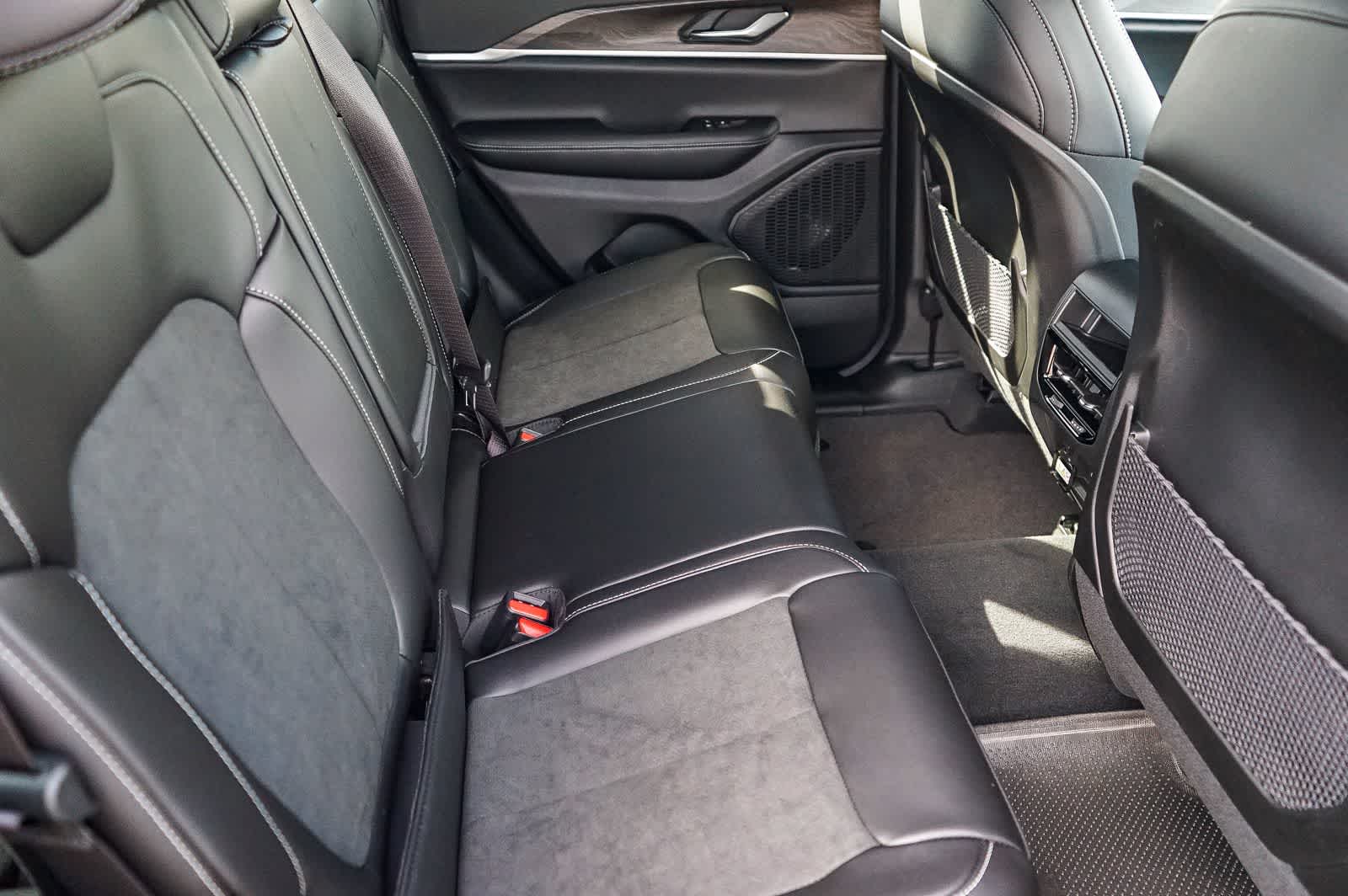 Thumbnail: 2026 Jeep Grand Cherokee - 18