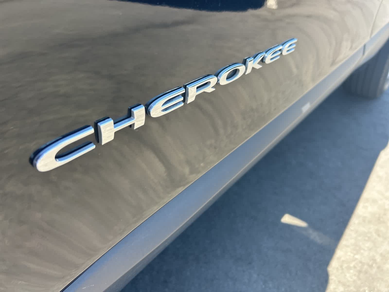 Thumbnail: 2022 Jeep Cherokee - 13