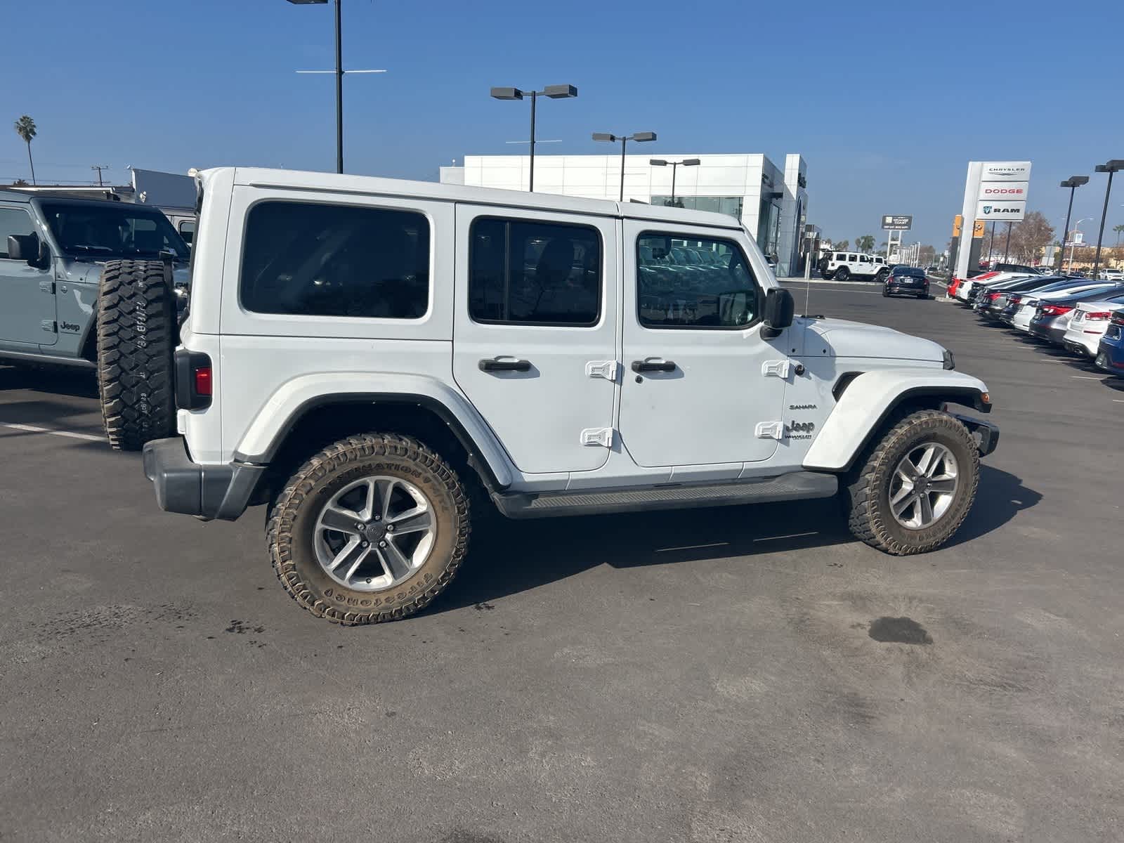 Thumbnail: 2022 Jeep Wrangler - 9