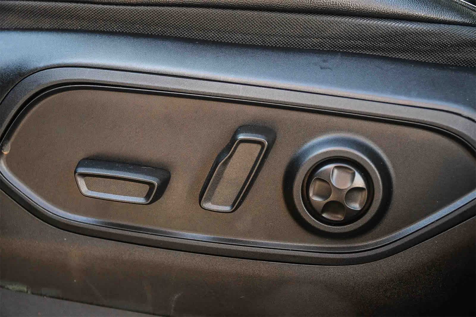 Thumbnail: 2023 Jeep Grand Cherokee - 20