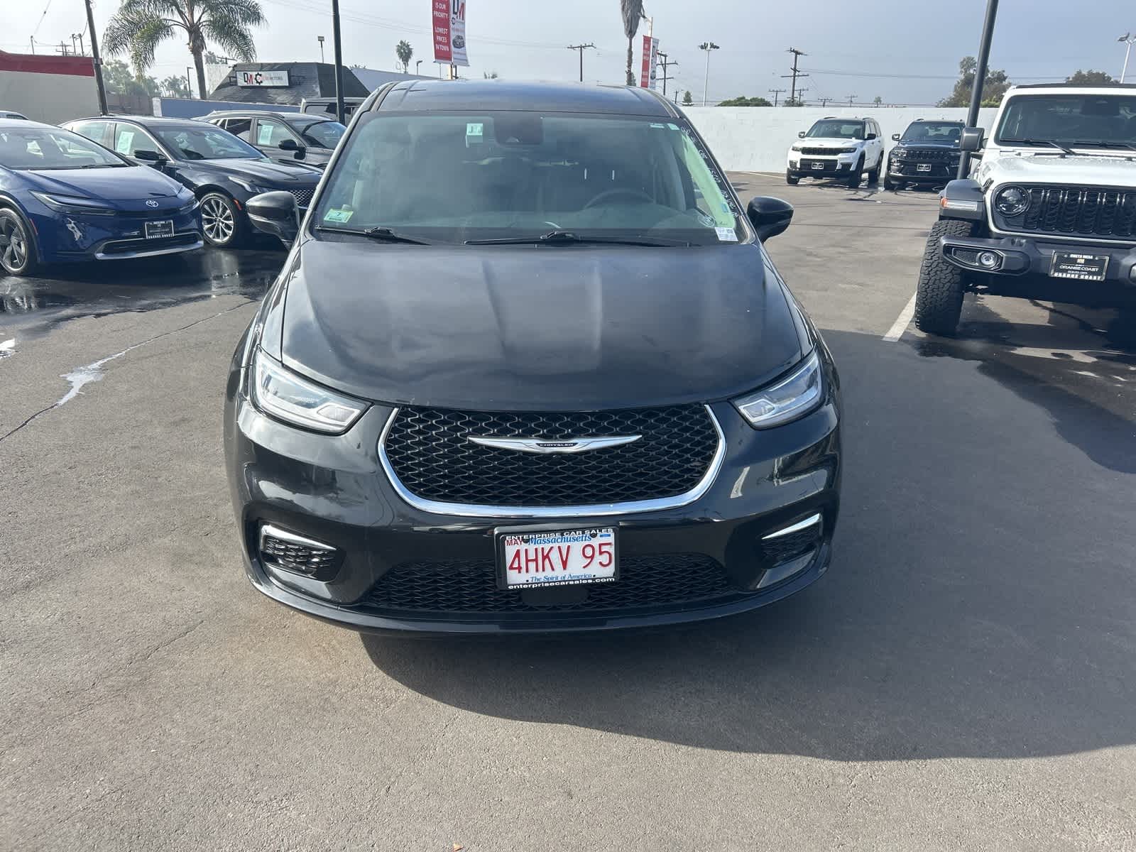 Thumbnail: 2023 Chrysler Pacifica - 7