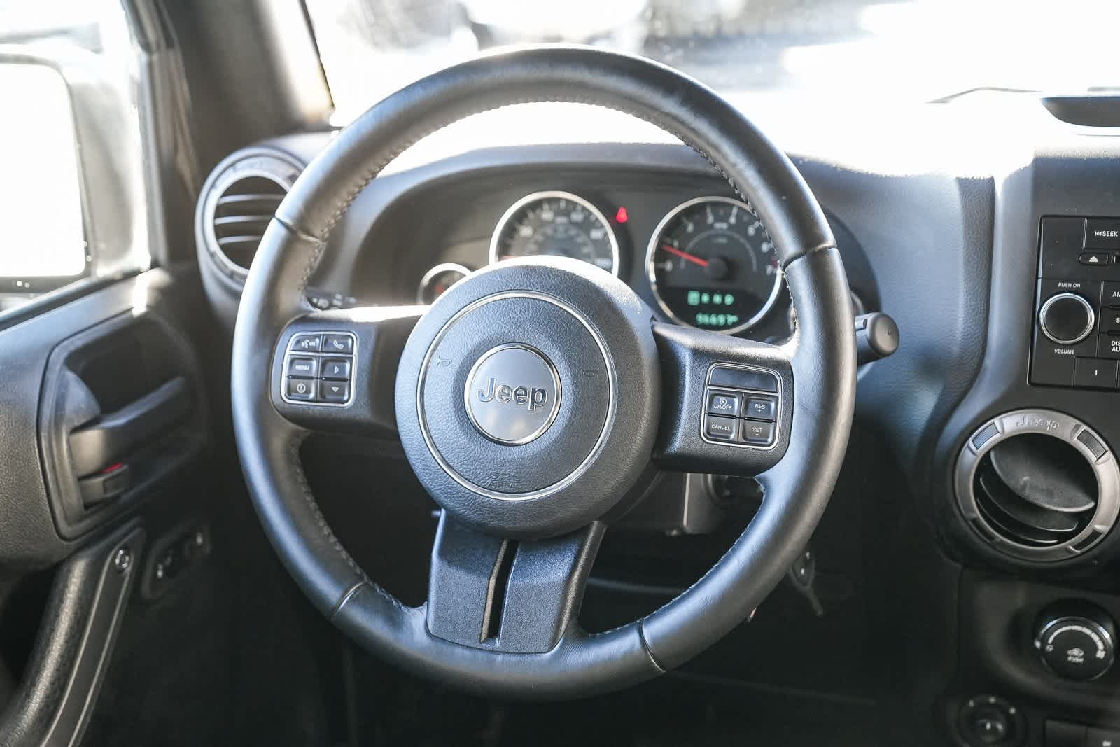 Thumbnail: 2017 Jeep Wrangler - 14