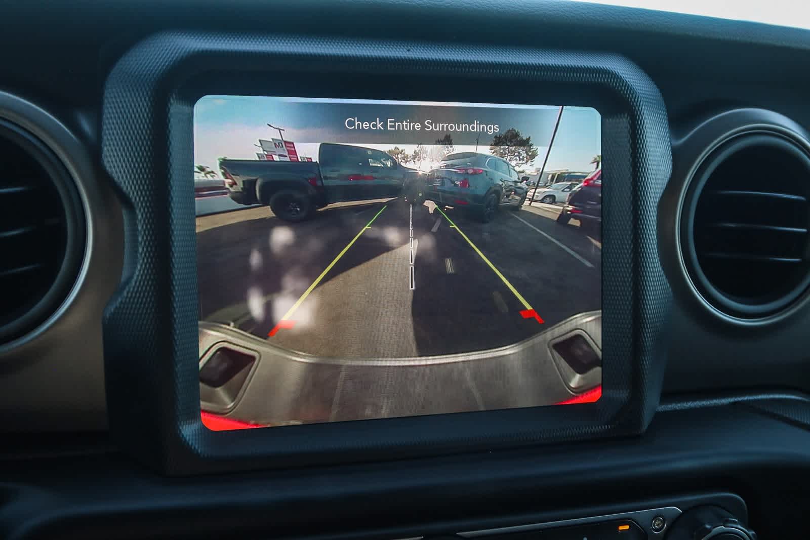 Thumbnail: 2022 Jeep Gladiator - 26