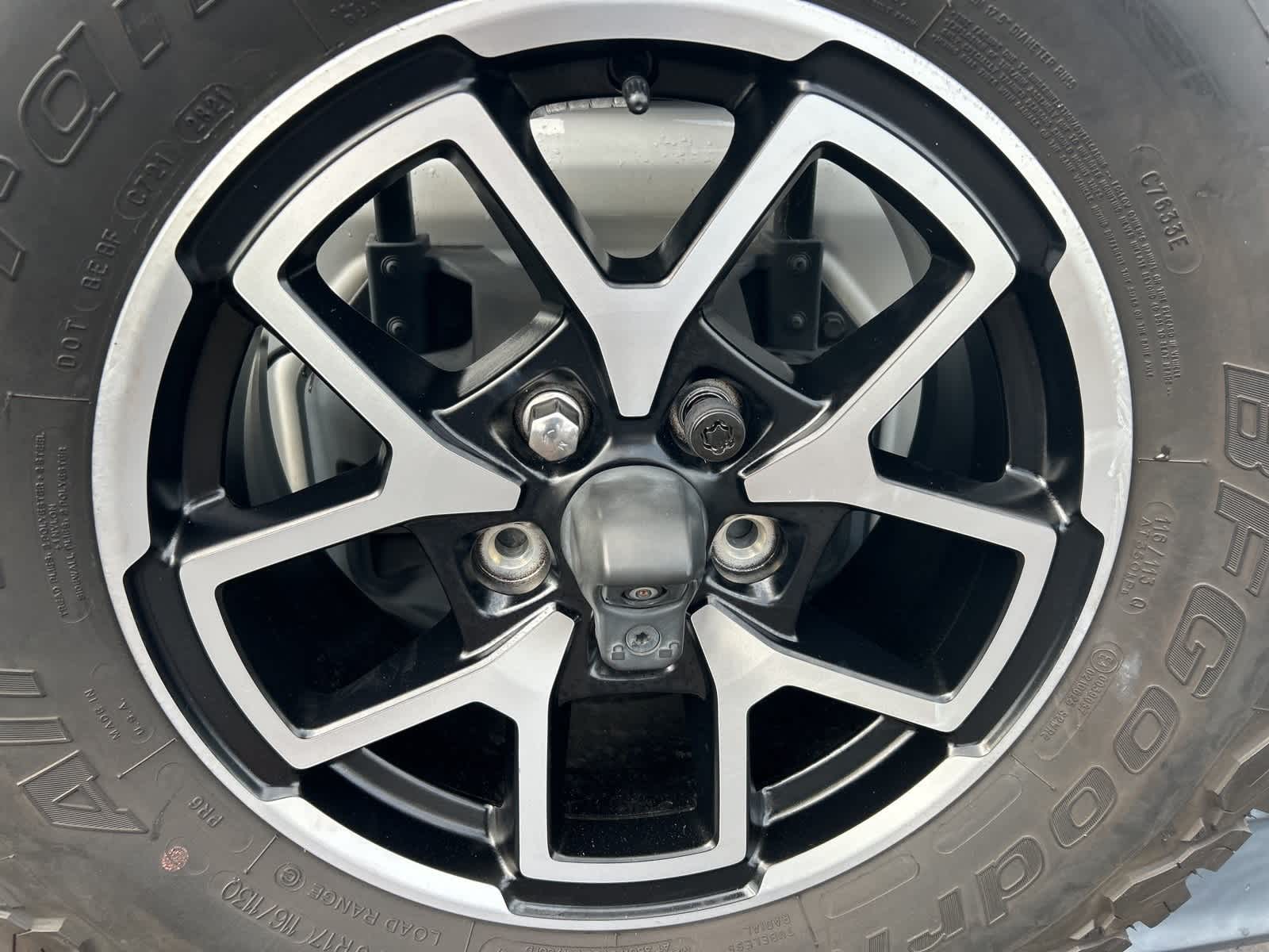 Thumbnail: 2019 Jeep Wrangler - 19