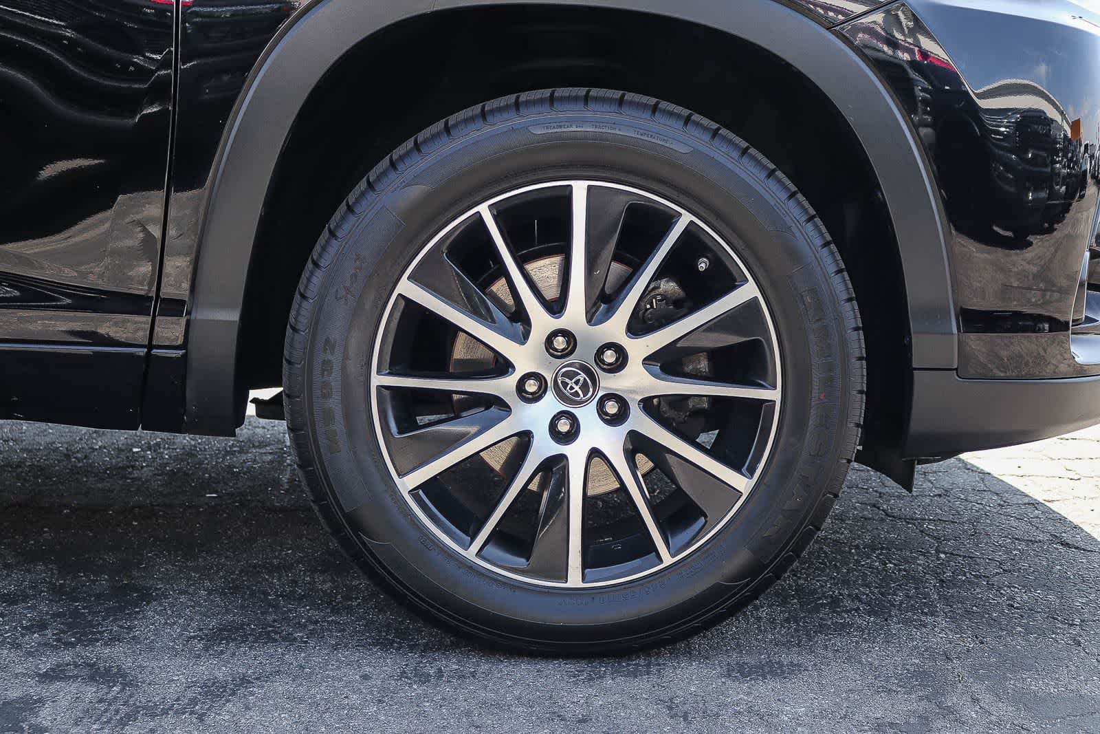 Thumbnail: 2018 Toyota Highlander - 9