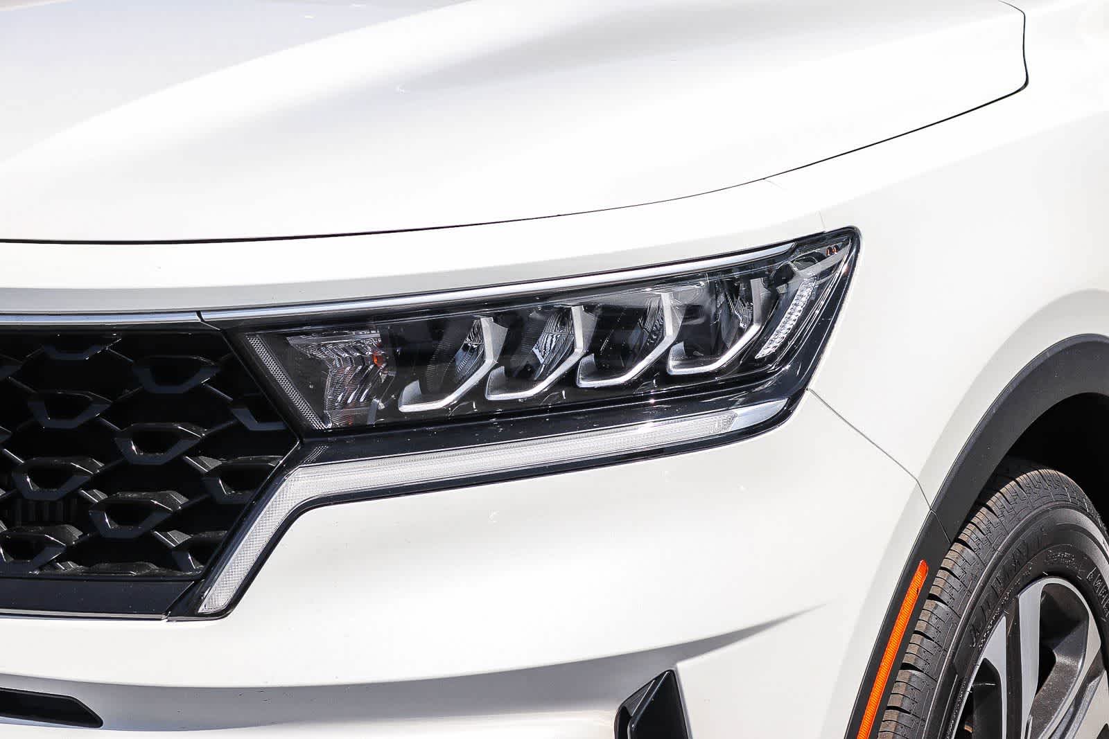 Thumbnail: 2023 Kia Sorento - 7