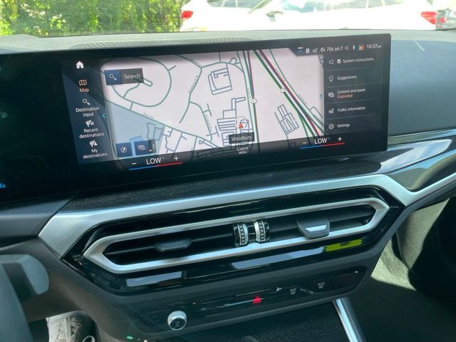 2023 BMW 3 Series 330i - Photo 18