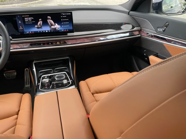 2026 BMW 7 Series 740i - Photo 12