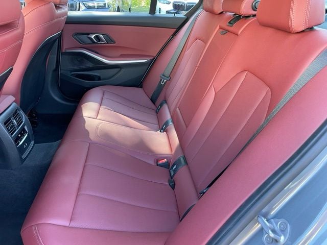 2026 BMW 3 Series 330i - Photo 7