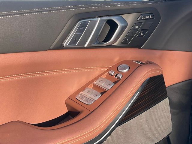 2026 BMW X7 40i - Photo 14