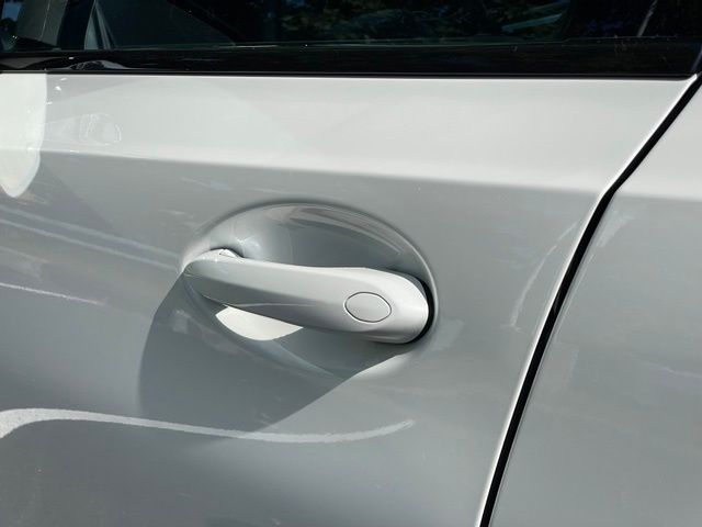 2023 BMW 3 Series 330i - Photo 25
