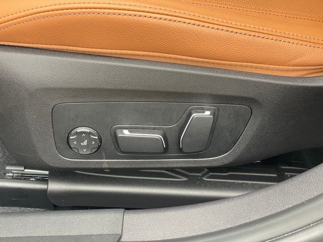 2024 BMW 3 Series 330i - Photo 13