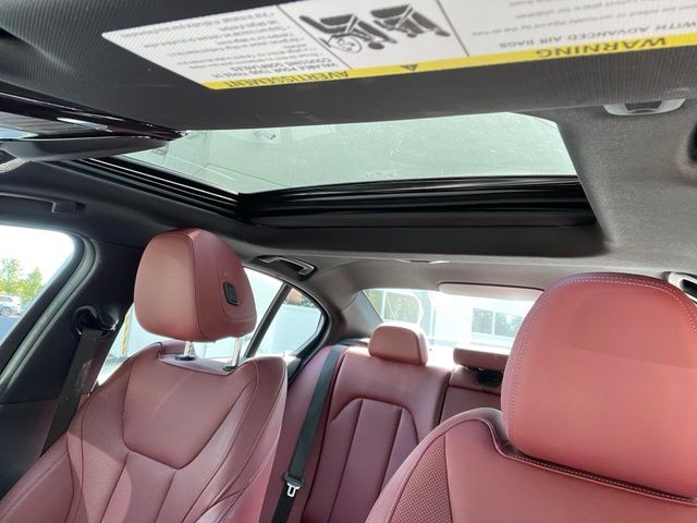2023 BMW 3 Series 330i - Photo 24