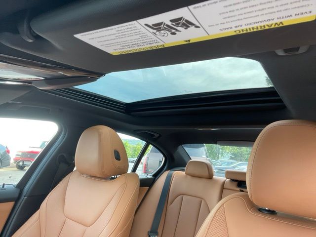 2023 BMW 3 Series 330i - Photo 25