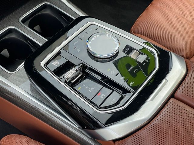 2025 BMW 7 Series 760i - Photo 23