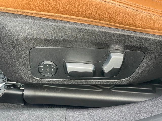 2023 BMW 3 Series 330i - Photo 13