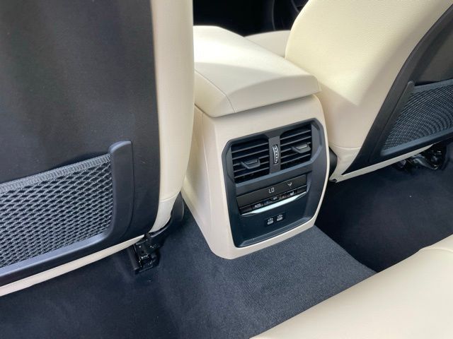 2023 BMW 3 Series 330i - Photo 8