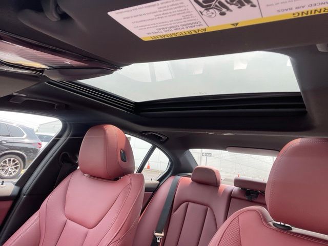 2023 BMW 3 Series 330i - Photo 24