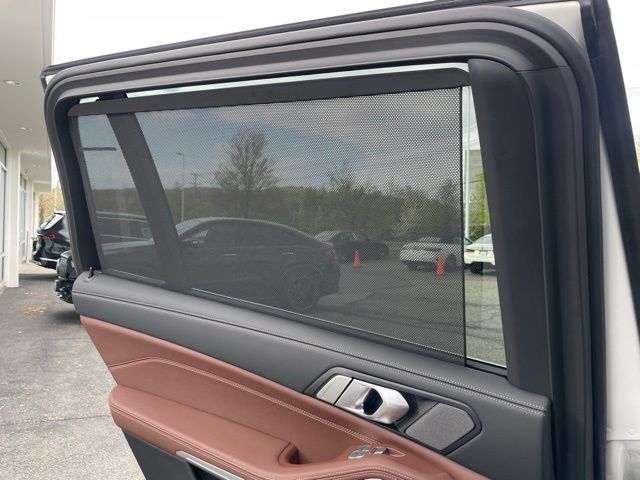 2026 BMW X7 40i - Photo 27