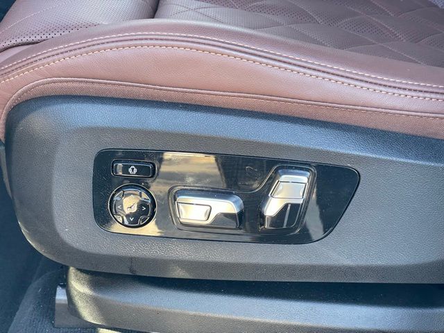 2026 BMW X7 40i - Photo 15